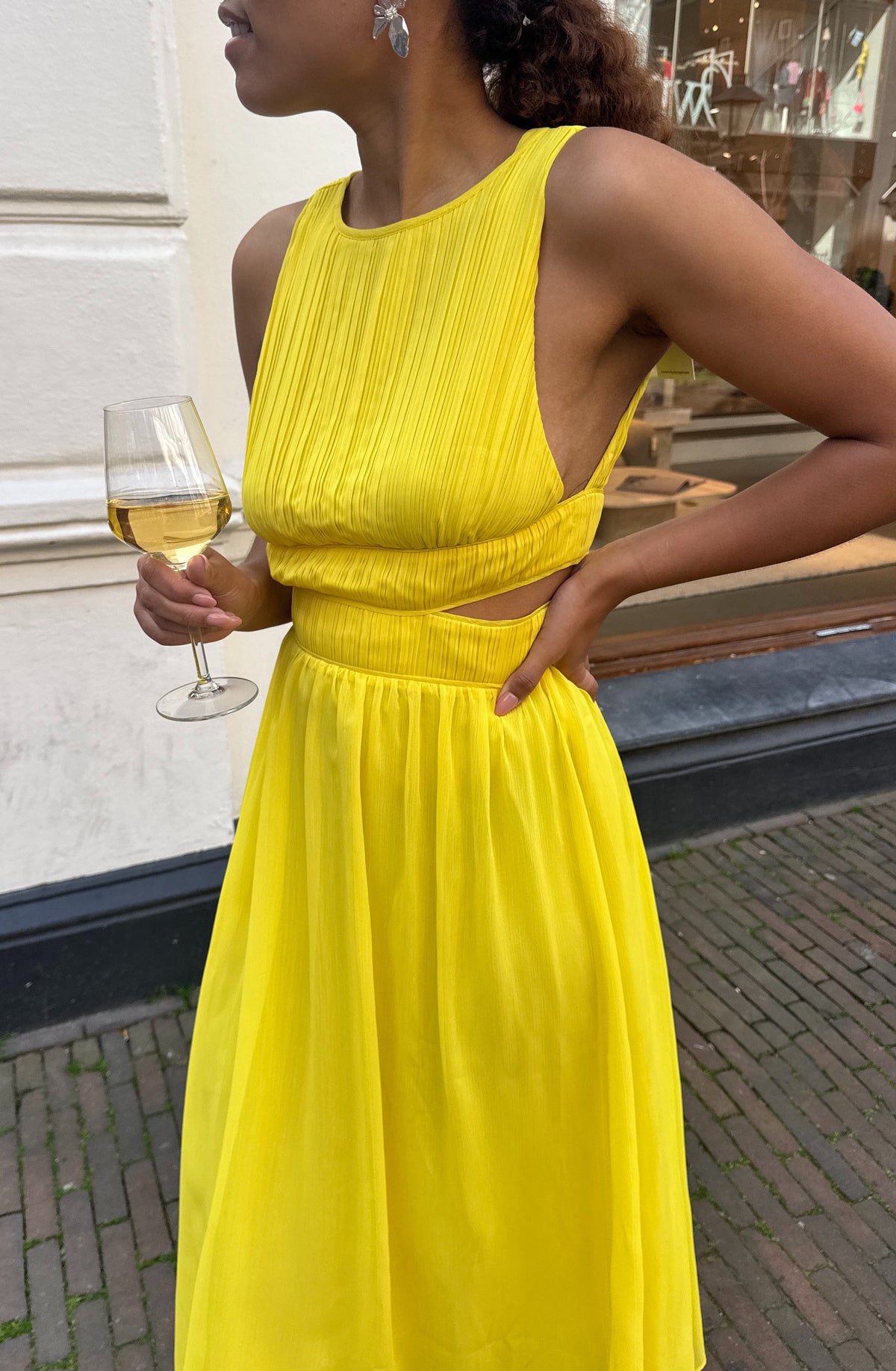 DE WEDDING GUEST EDIT