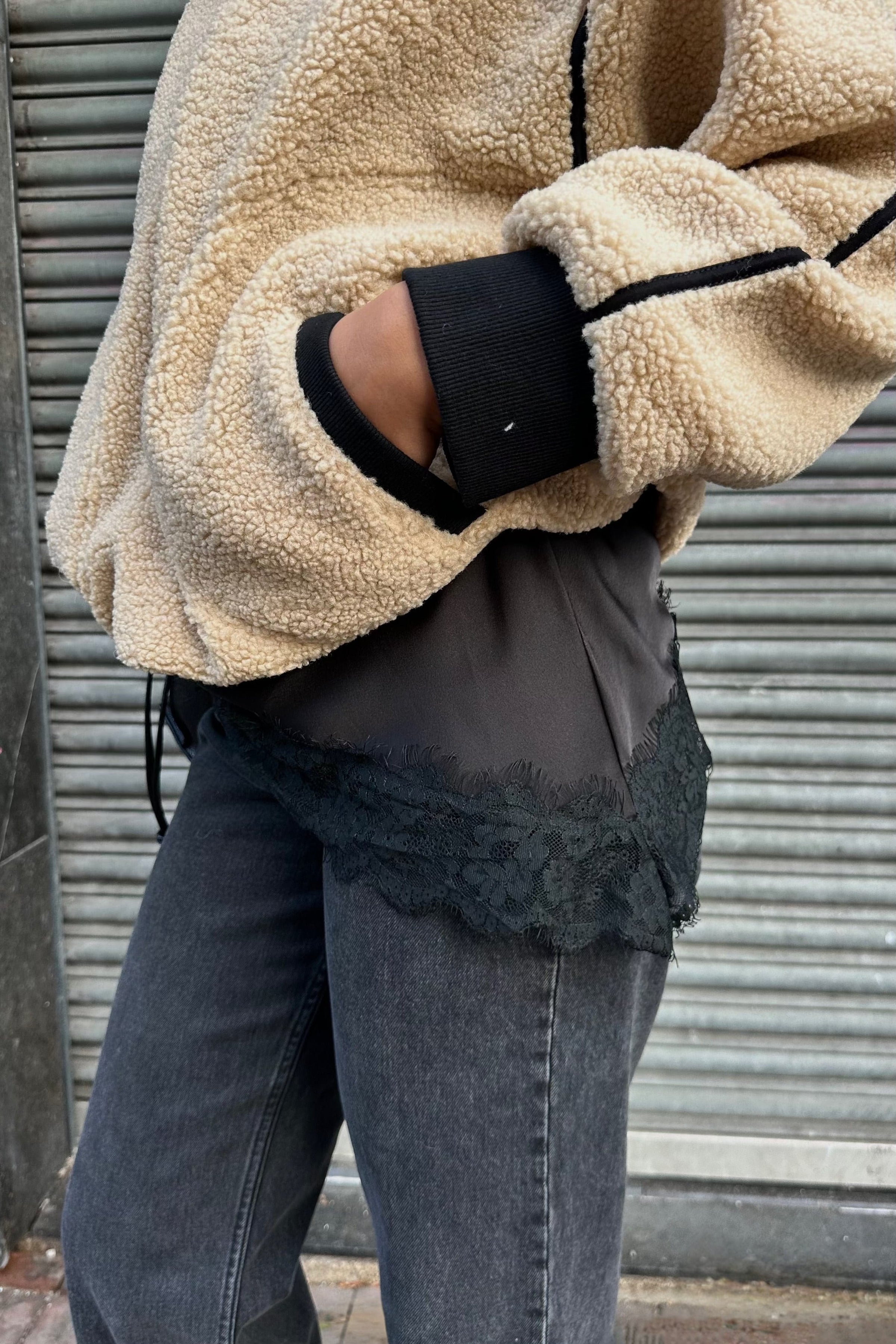 Lacy Lace Top - Zwart