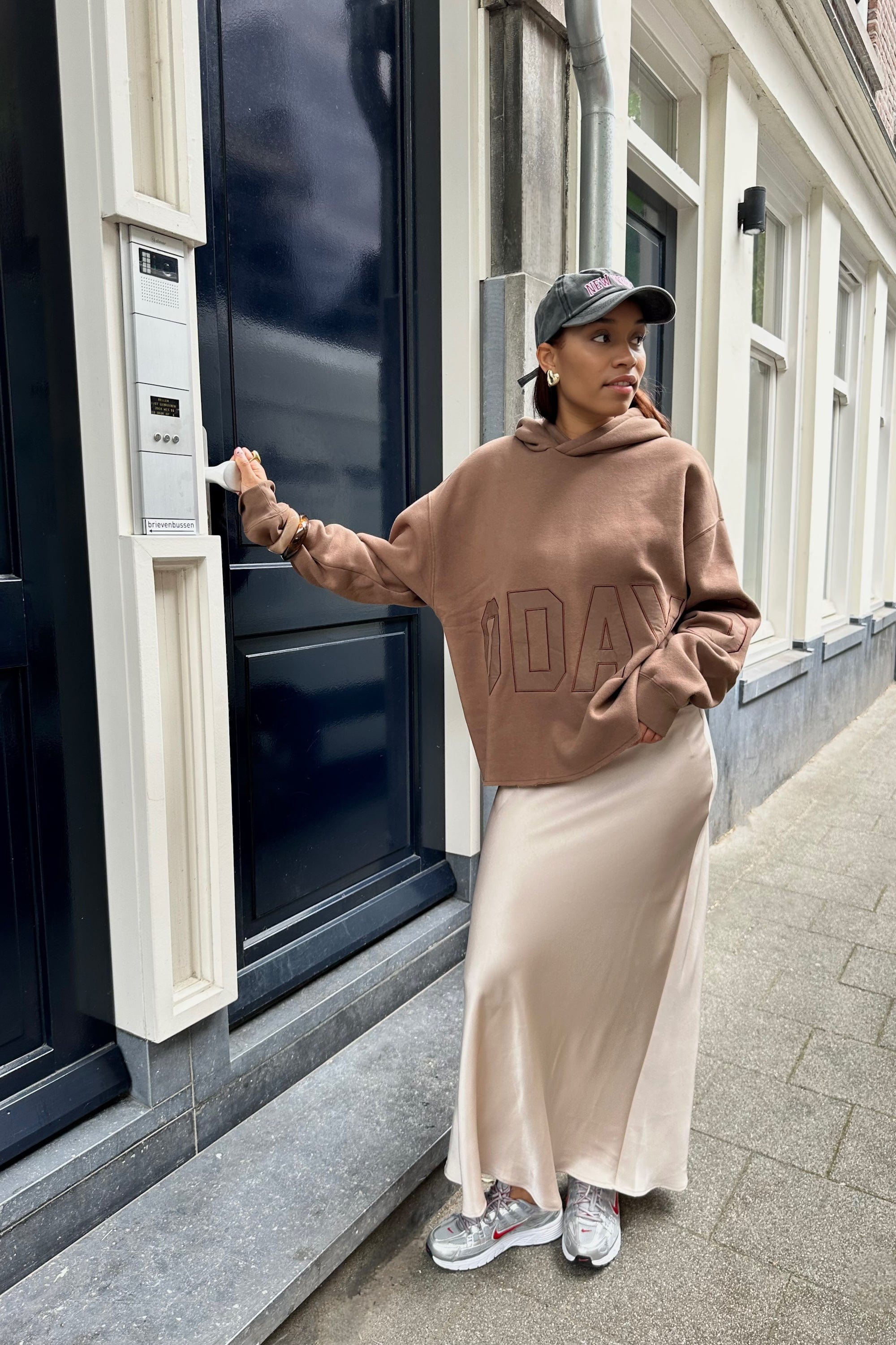Statement Logo Hoodie - Bruin