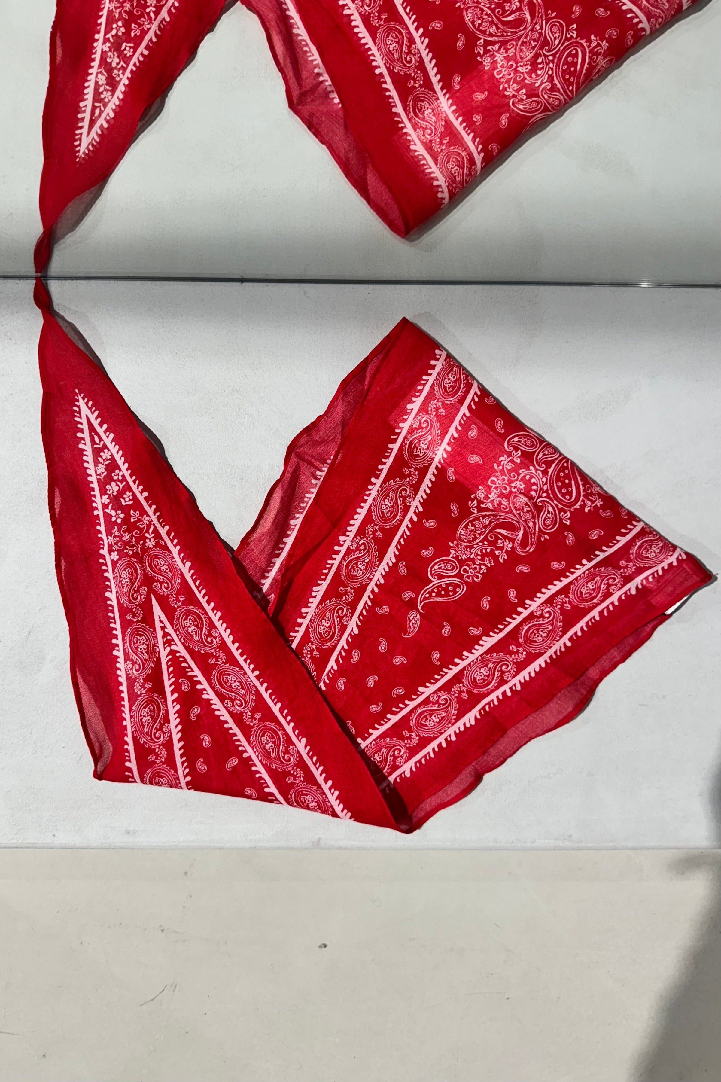 Kinessa Sjaal - Rood