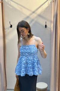 Kenli Flower Top - Licht Blauw