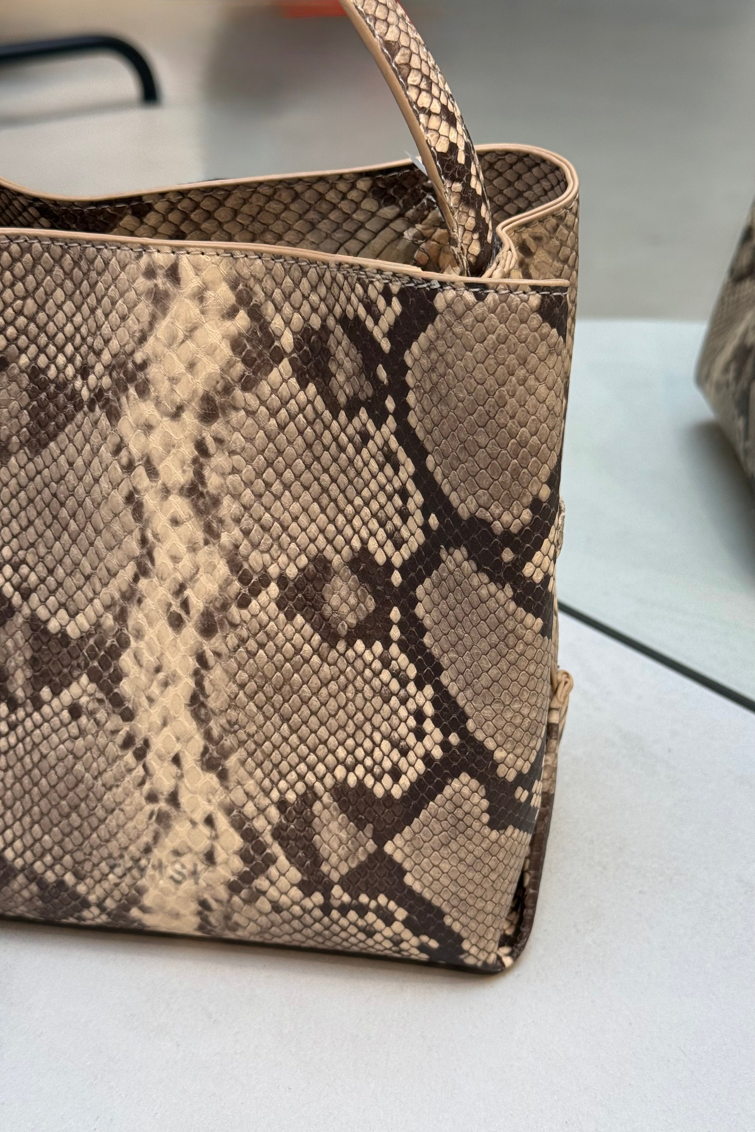Molly Scaly Structure Tas - Ivory