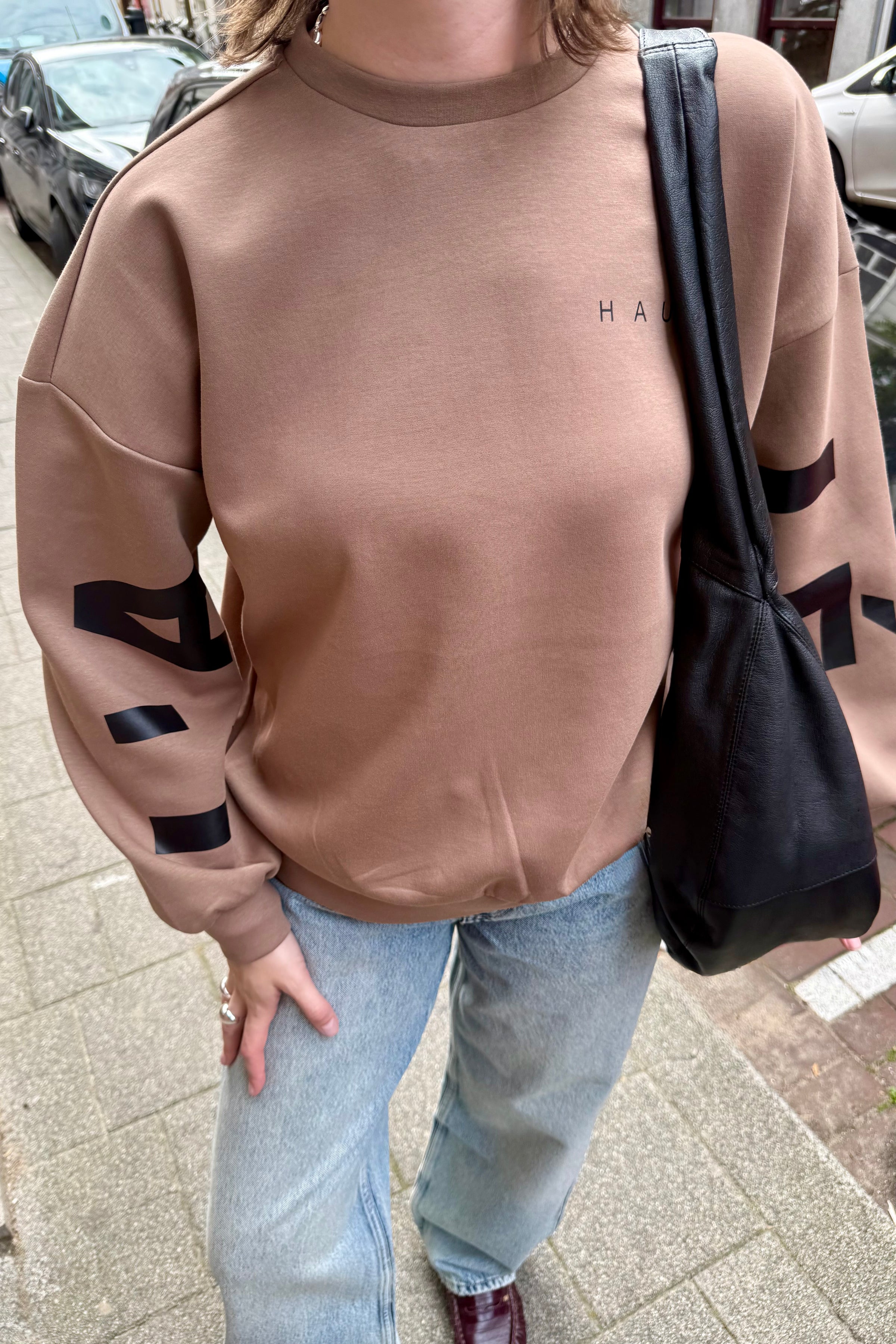 Maxi Split Logo Sweater - Bruin