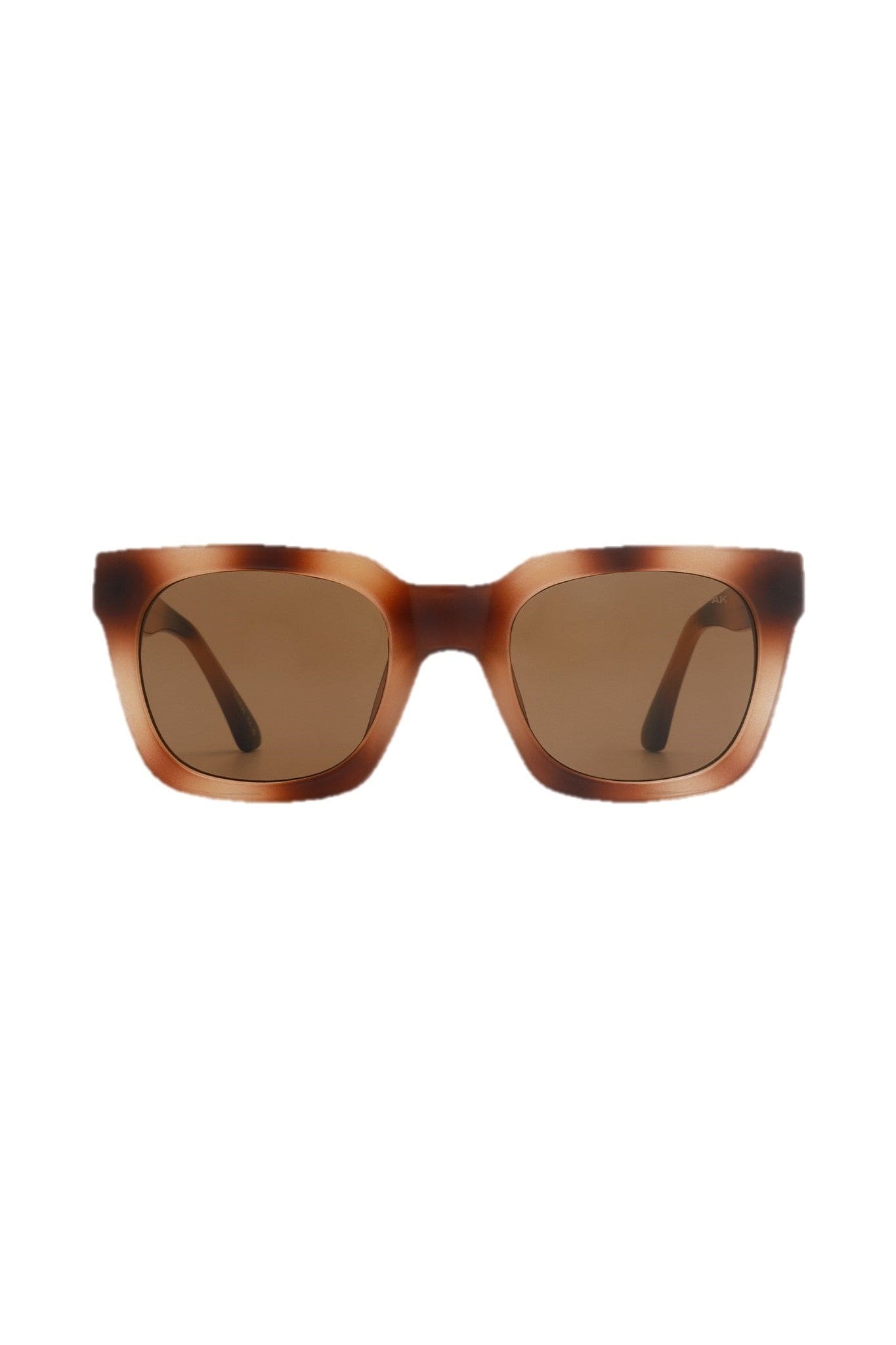 Nancy Zonnebril - Demi Brown