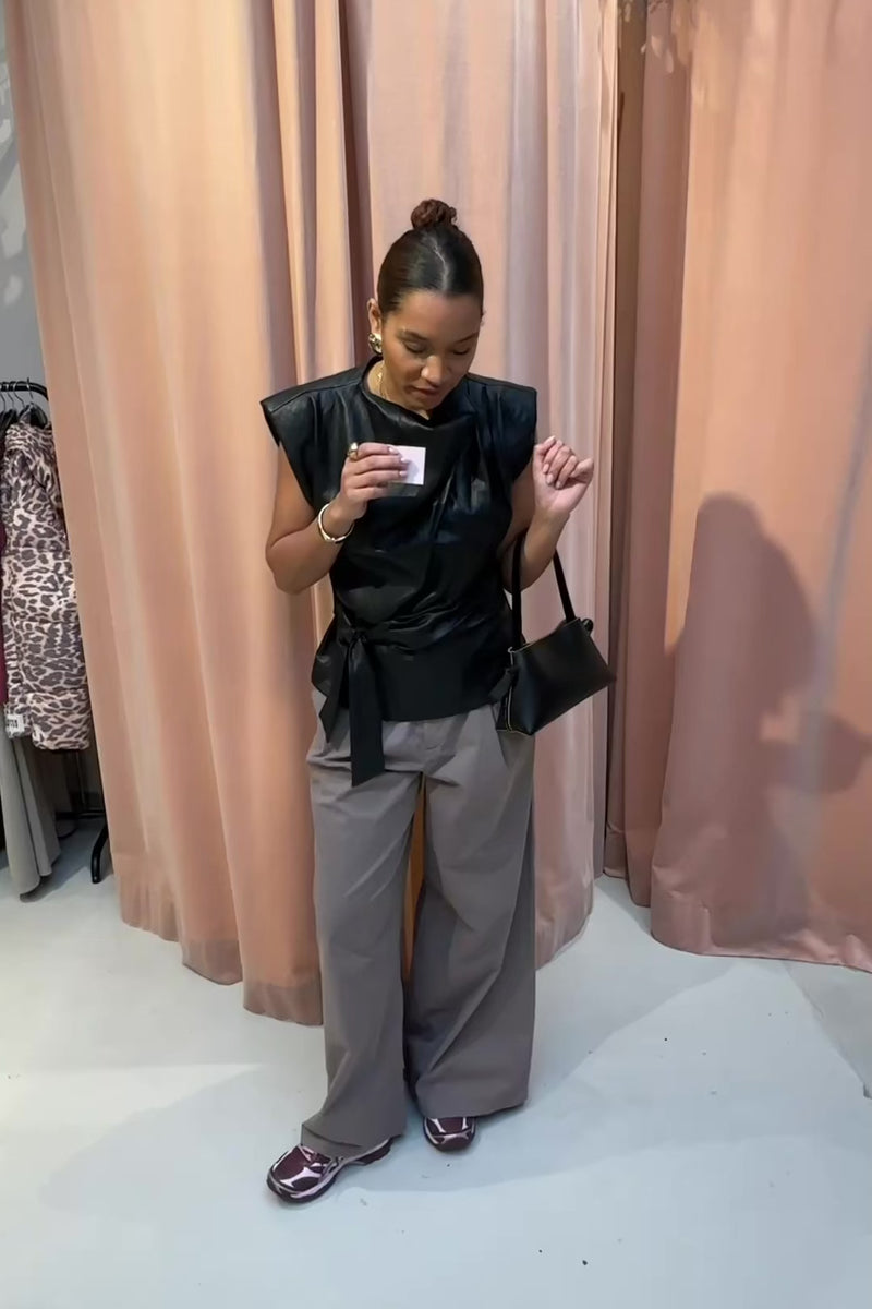 GittCC Pleat Top - Zwart