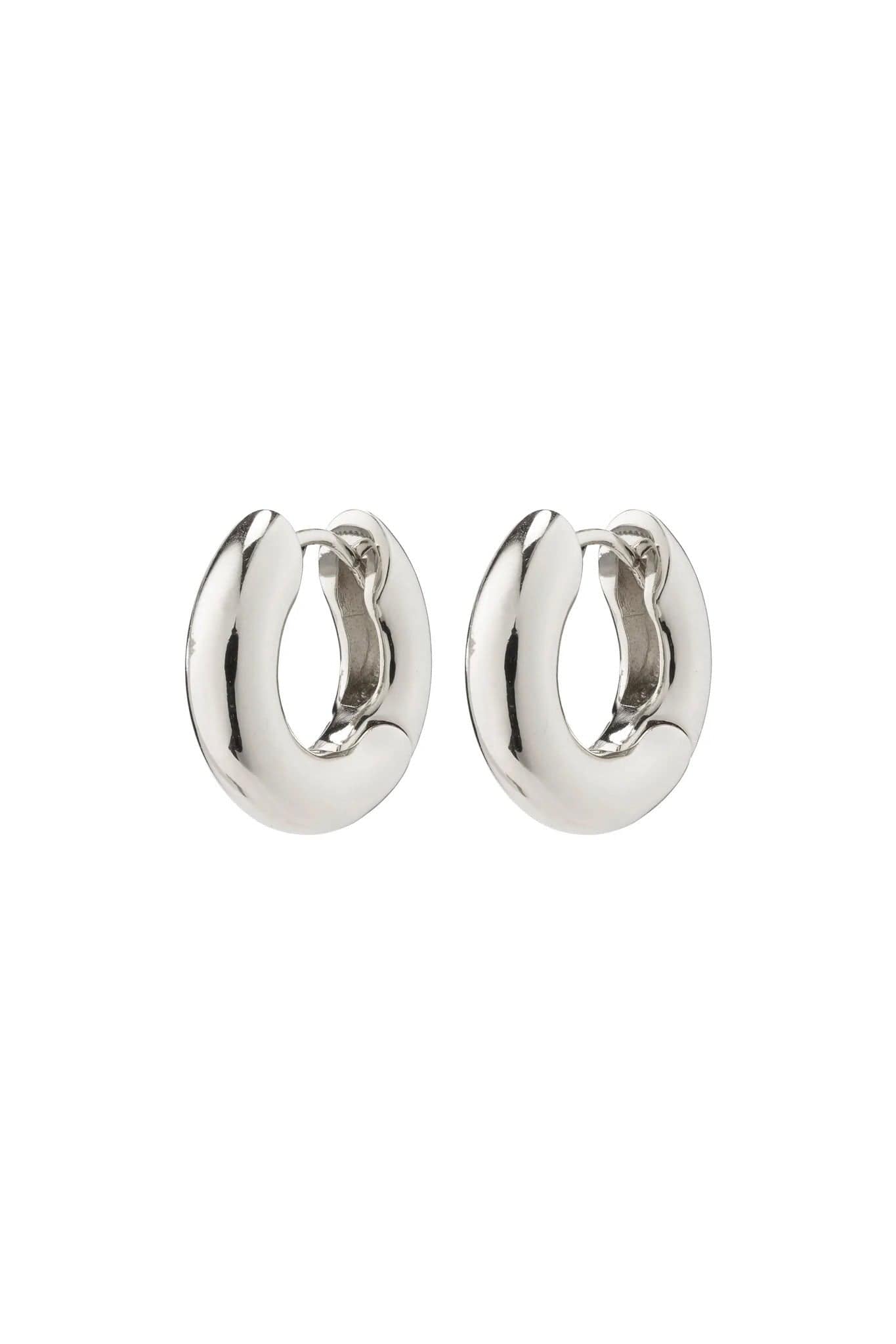 AICA RECYCLED CHUNKY HUGGIE HOOP EARRINGS, PILGRIM, SILVER